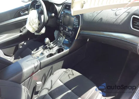 2019 Nissan Maxima 3.5 S z USA, uszkodzony, nr VIN 1N4AA6AVXKC374105